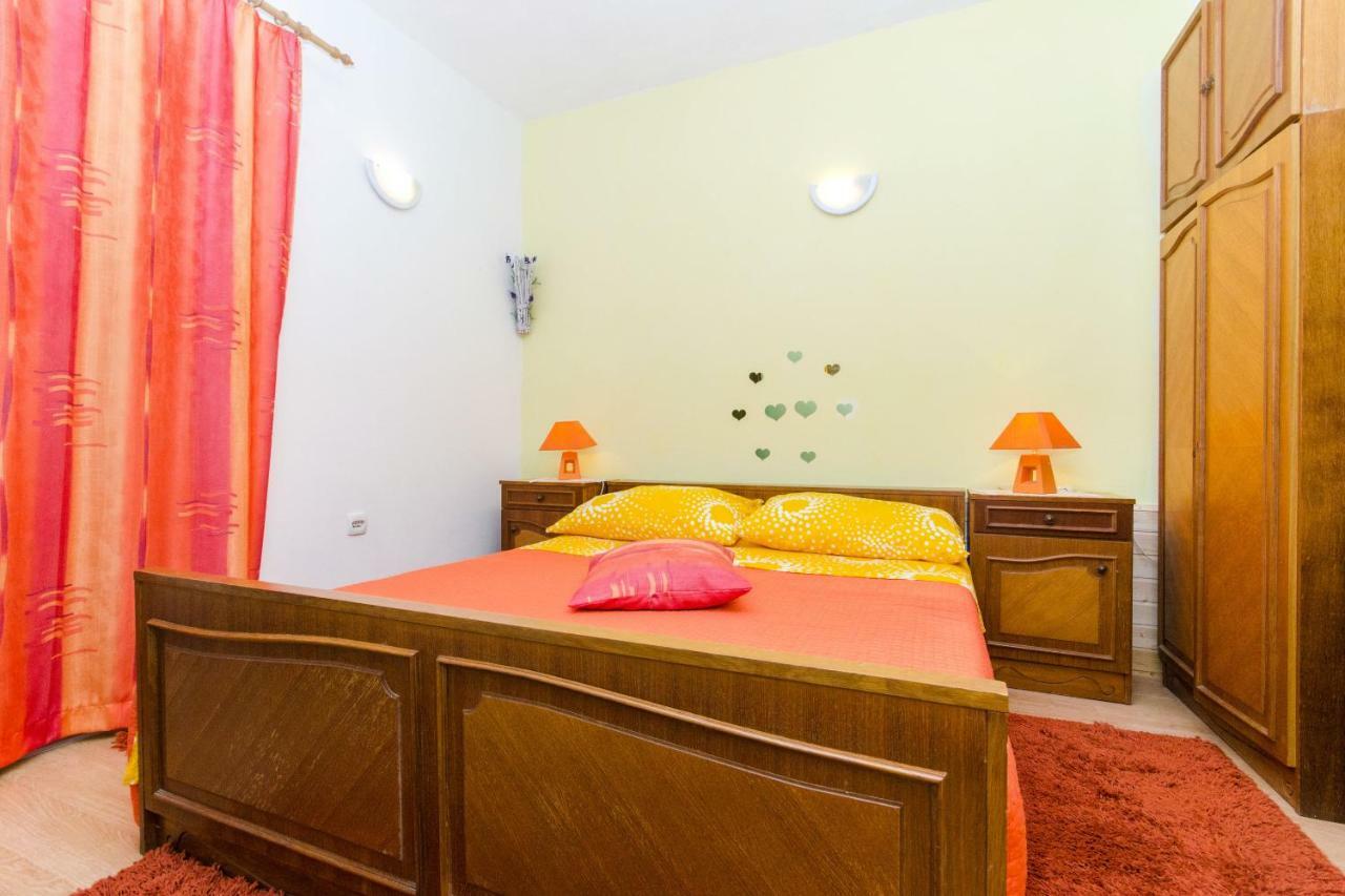 Apartment Slavka Račišće Eksteriør billede